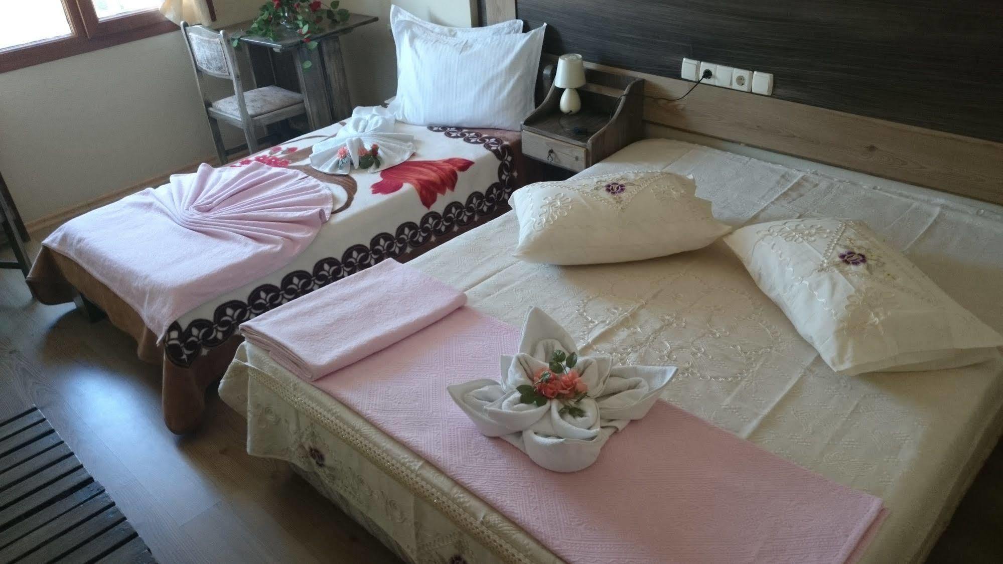 סלצ'וק Wallabies Aquaduct Hotel מראה חיצוני תמונה